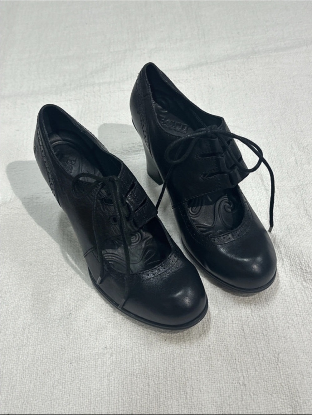 Born Leather Black Lace-Up Heeled Oxford Shoes